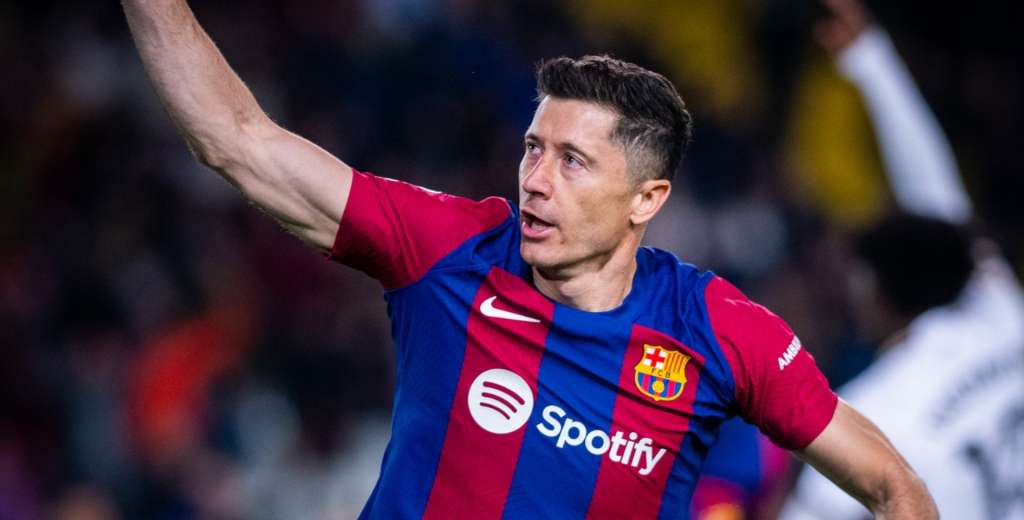 Lewandowski el héroe del Barcelona: Hat trick y clasificación a Champions