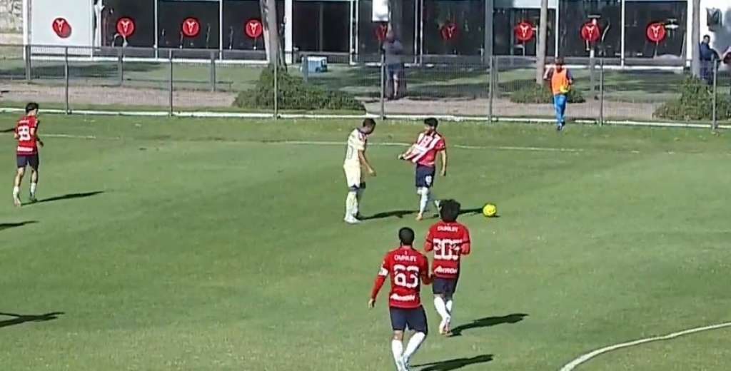 Ariel Castro, el fantástico juvenil de Chivas a quien comparan con Lionel Messi 