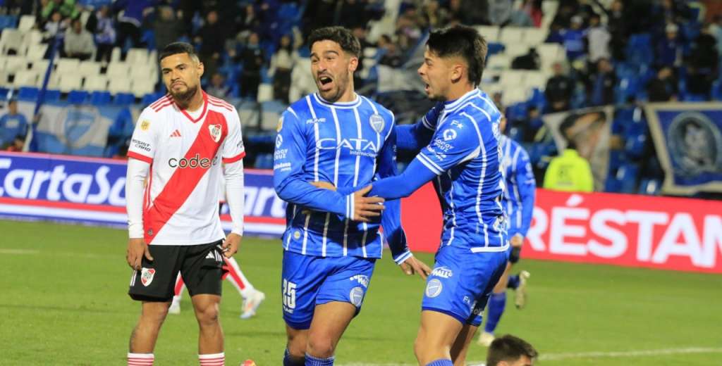 Escándalosa derrota de River: perdió con Godoy Cruz que estaba último