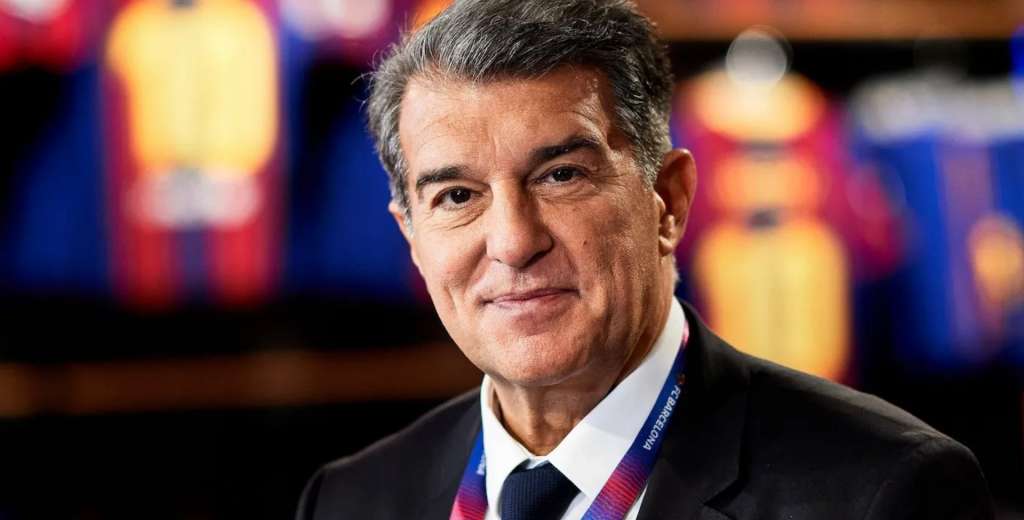 Laporta desesperado: Barcelona pendiente a la batalla por un futbolista