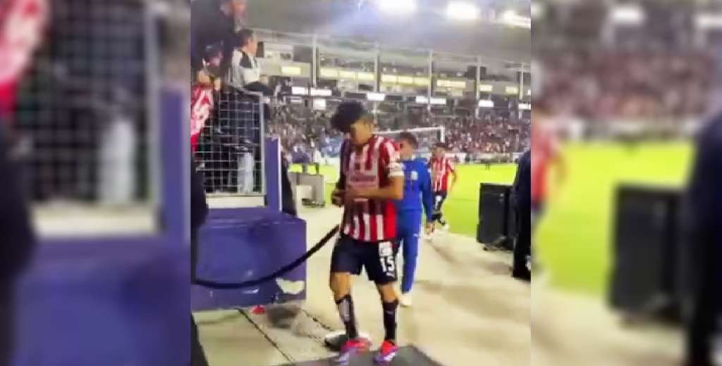 Arde la afición de las Chivas: los jugadores ignoraron a la gente tras la eliminación