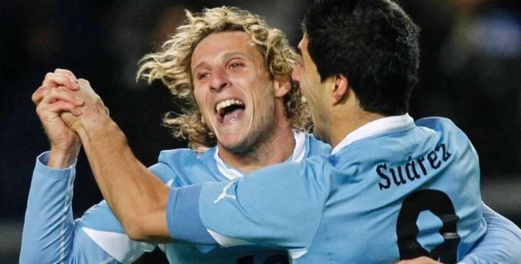 Forlán habló sobre el retiro de Luis Suárez de Uruguay: "Podía jugar más tiempo"